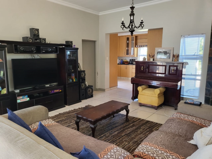 4 Bedroom Property for Sale in Kraaibosch Country Estate Western Cape
